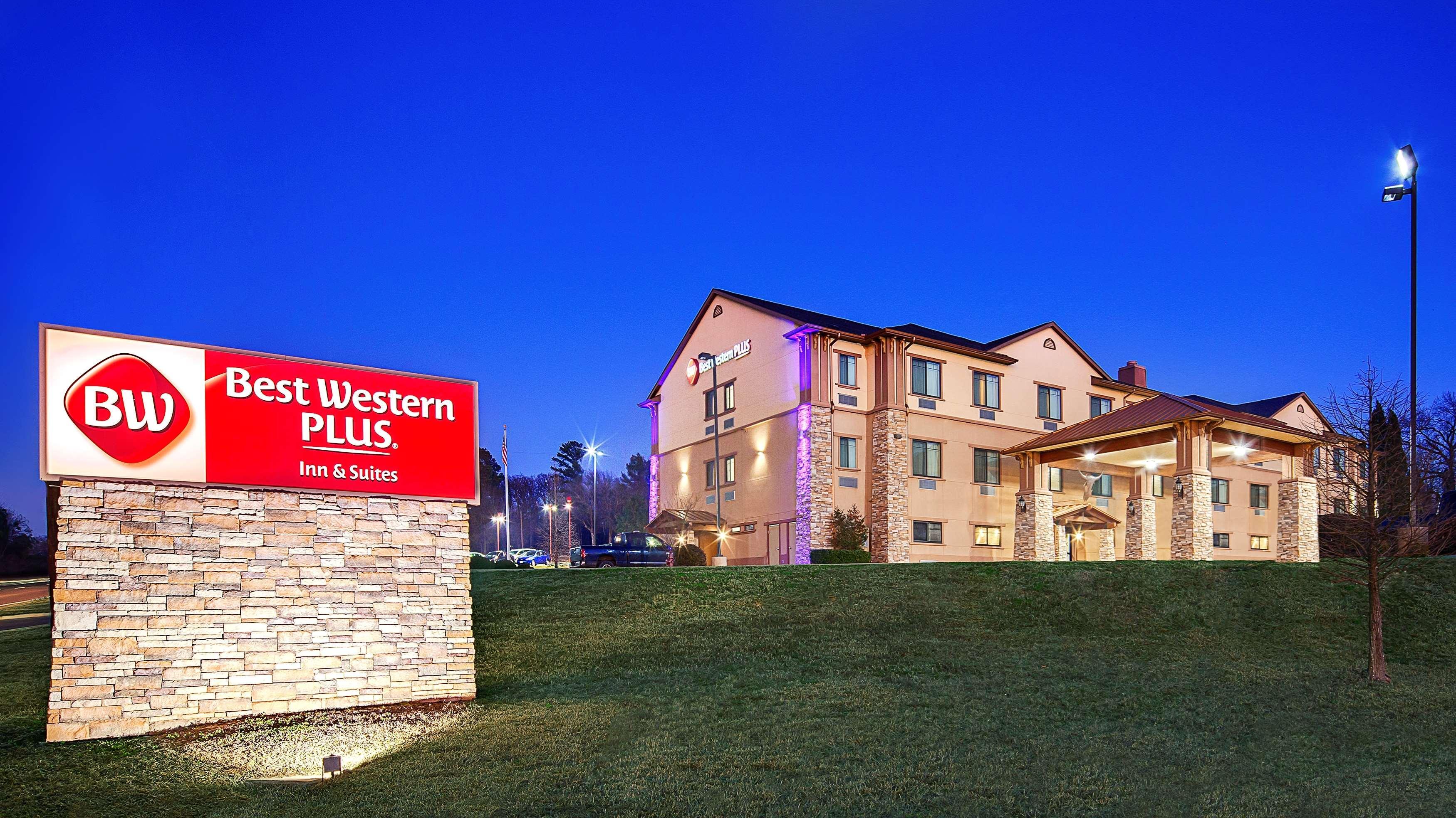 Best Western Plus Royal Mountain Inn&Suites Athens Exterior foto
