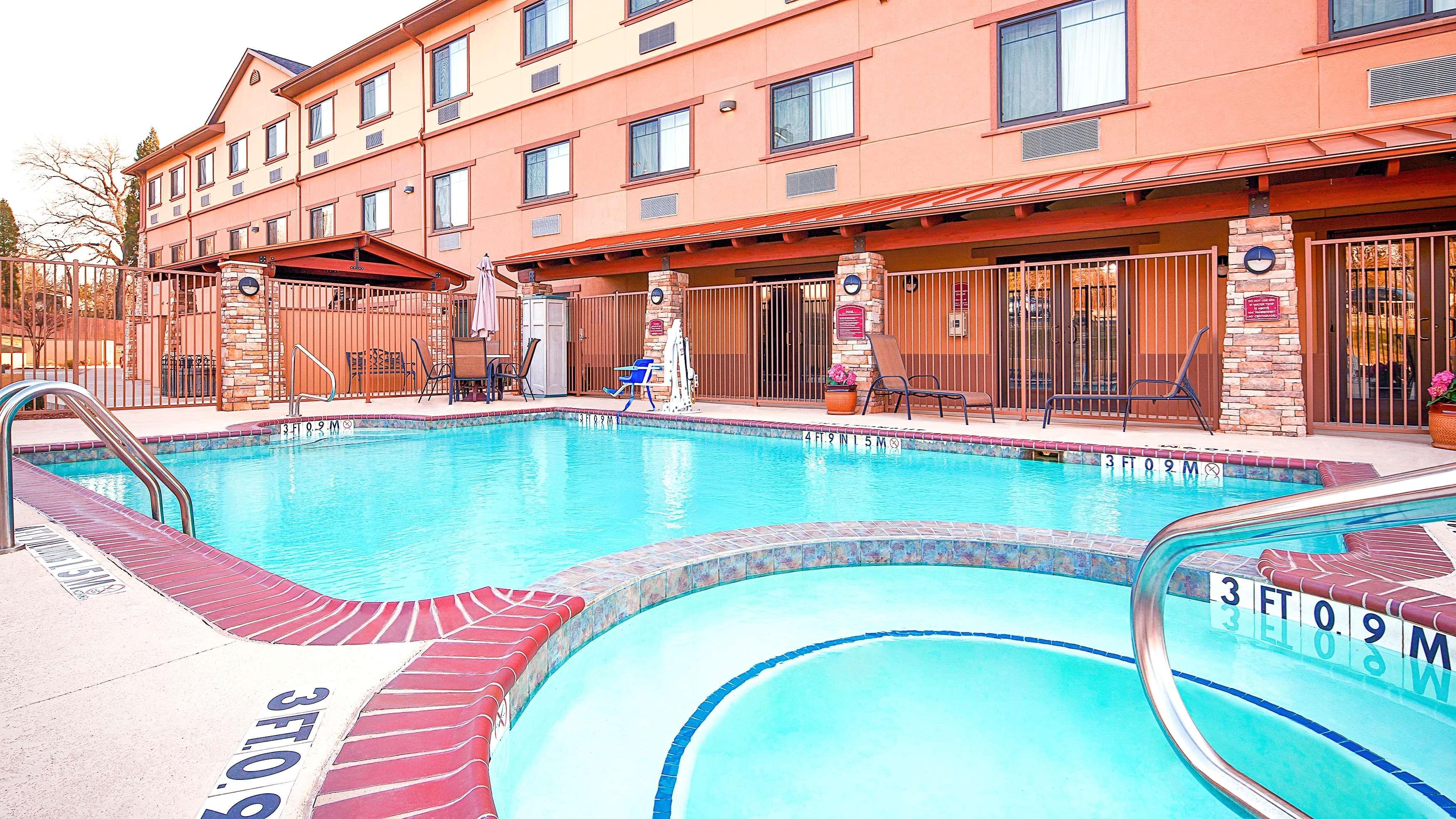Best Western Plus Royal Mountain Inn&Suites Athens Exterior foto